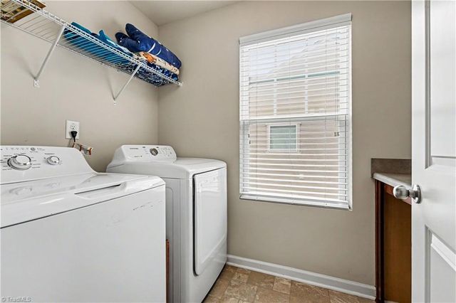 1586 Running Deer Drive, Kernersville, NC 27284