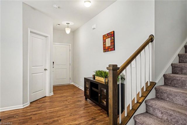 1586 Running Deer Drive, Kernersville, NC 27284
