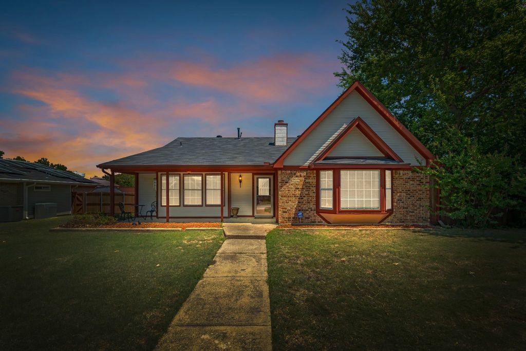 1883 Hilltop Drive, Lewisville, TX 75077