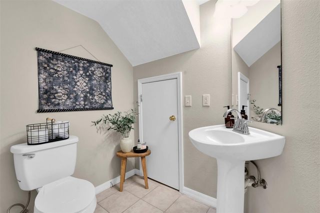9548 CHARLESBERG DRIVE, Tampa, FL 33635
