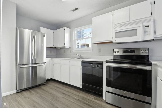 6702 Greendale Lane, Indianapolis, IN 46241