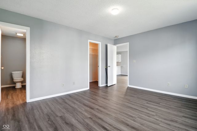 6702 Greendale Lane, Indianapolis, IN 46241