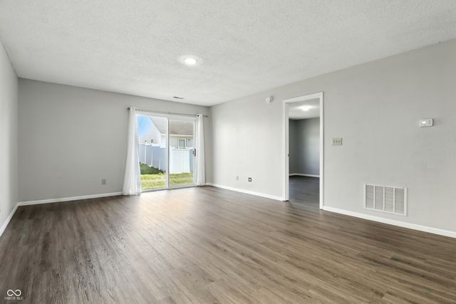 6702 Greendale Lane, Indianapolis, IN 46241