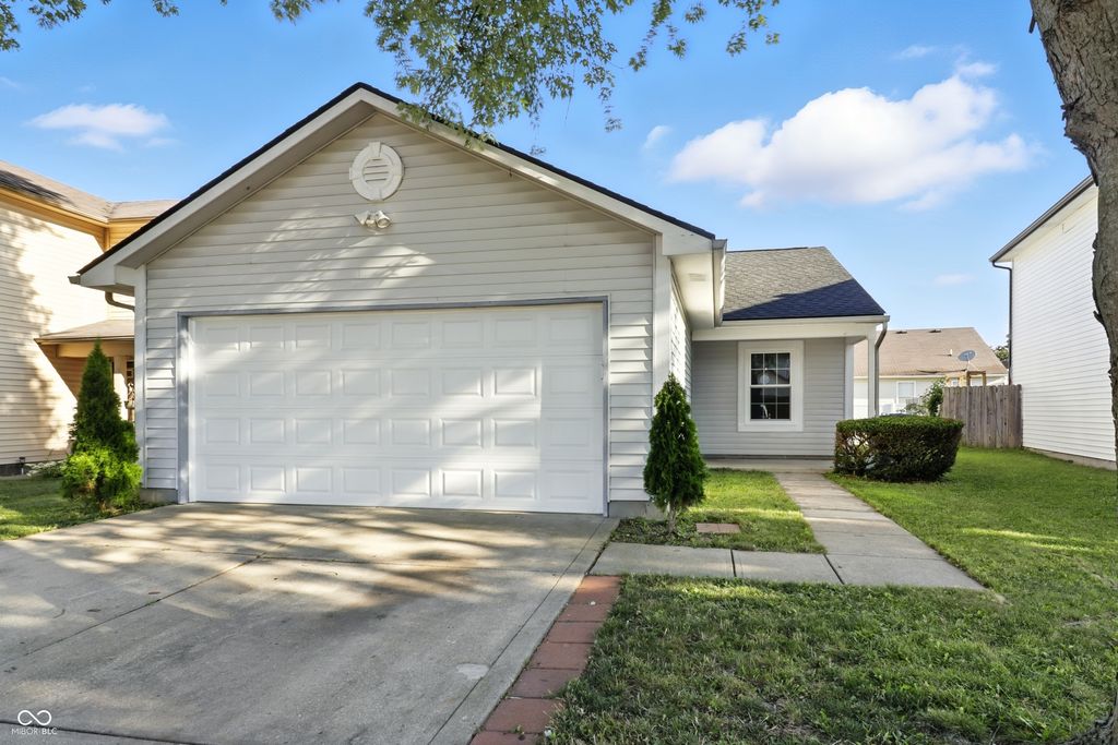 6702 Greendale Lane, Indianapolis, IN 46241