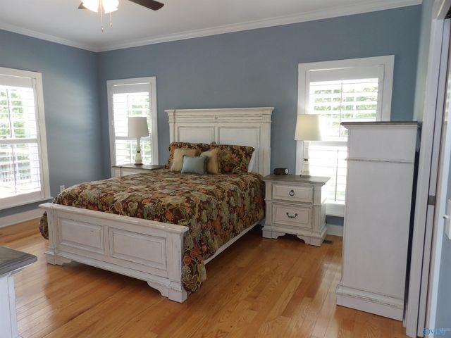 2760 Signal Point Road, Guntersville, AL 35976