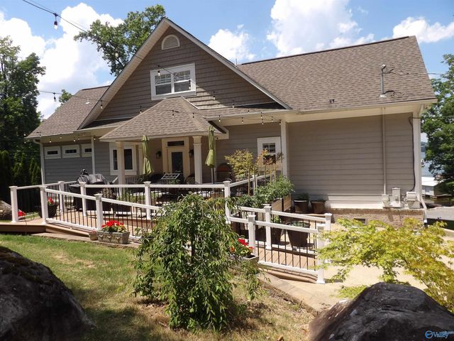 2760 Signal Point Road, Guntersville, AL 35976