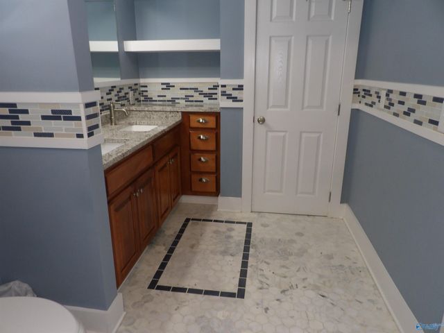 2760 Signal Point Road, Guntersville, AL 35976