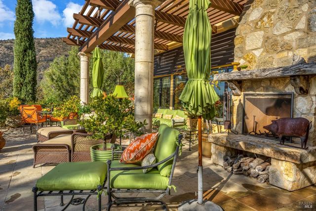 2395 Pickett Rd, Calistoga, CA 94515