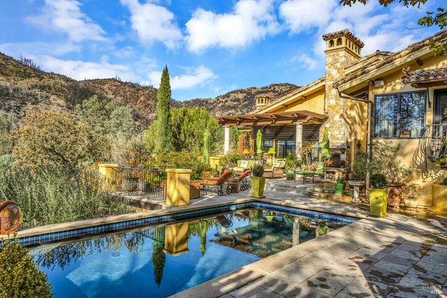 2395 Pickett Rd, Calistoga, CA 94515