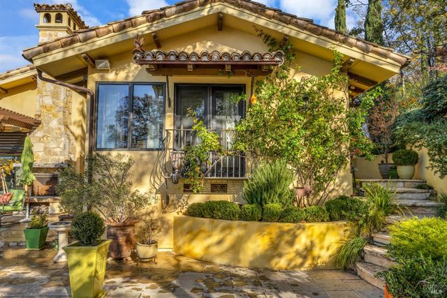 2395 Pickett Rd, Calistoga, CA 94515