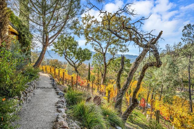 2395 Pickett Rd, Calistoga, CA 94515