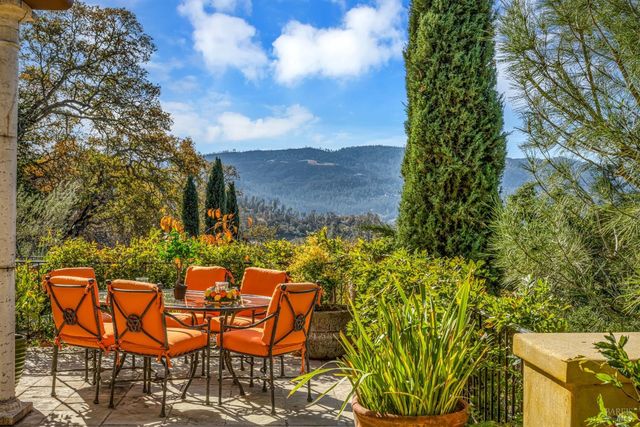 2395 Pickett Rd, Calistoga, CA 94515