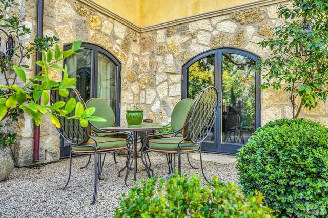 2395 Pickett Rd, Calistoga, CA 94515