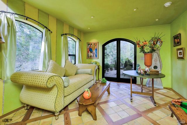 2395 Pickett Rd, Calistoga, CA 94515