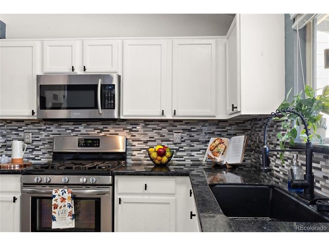 11730 Oakland Dr, Commerce City, CO 80640