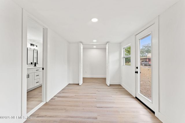 9621 ABERDARE Avenue W, Jacksonville, FL 32208