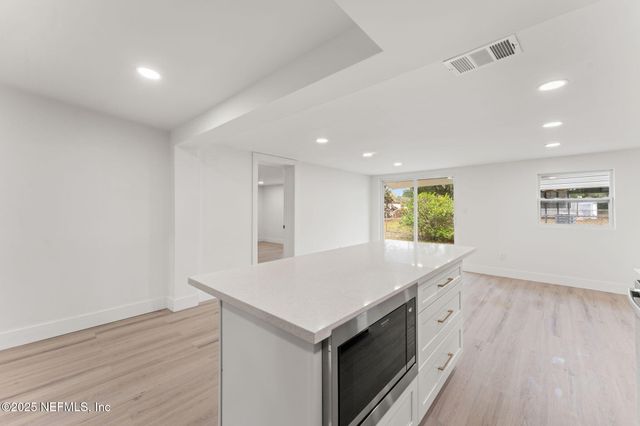 9621 ABERDARE Avenue W, Jacksonville, FL 32208