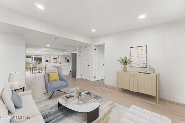 9621 ABERDARE Avenue W, Jacksonville, FL 32208