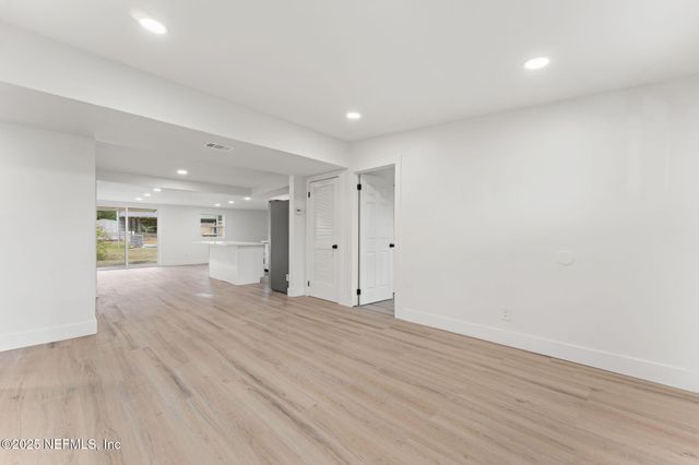 9621 ABERDARE Avenue W, Jacksonville, FL 32208