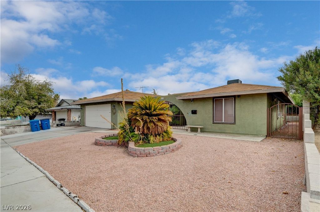 4131 Brighthill Avenue, Las Vegas, NV 89121 — photo 2