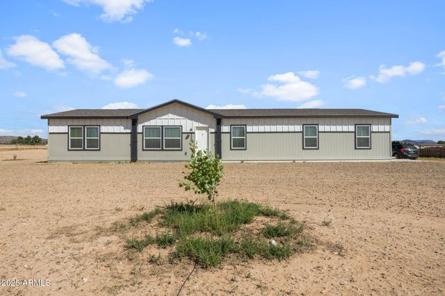 25221 N MITCHELL Road, Paulden, AZ 86334
