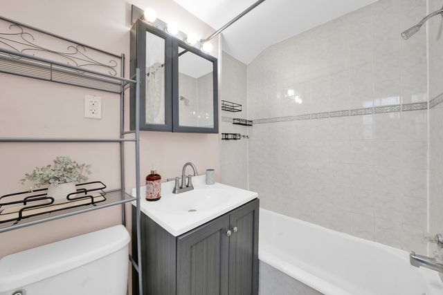 3431 S 58th Avenue, Cicero, IL 60804