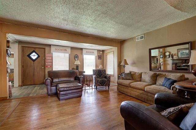 13050 S Pine Street, Edmond, OK 73034