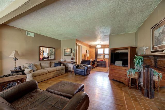 13050 S Pine Street, Edmond, OK 73034