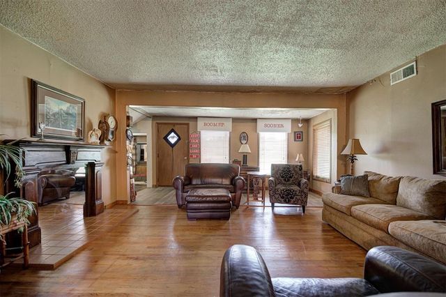13050 S Pine Street, Edmond, OK 73034