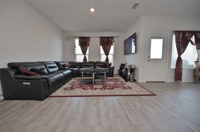 632 Blacktail Drive, Fort Worth, TX 76131