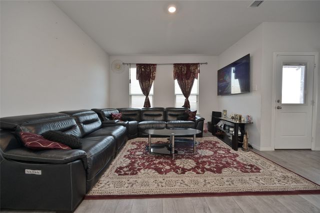 632 Blacktail Drive, Fort Worth, TX 76131