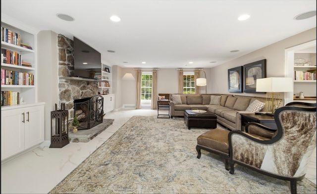 10 Donnelly Drive, Medfield, MA 02052