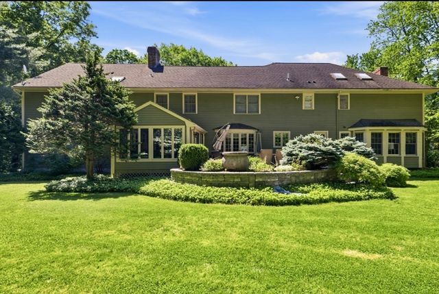 10 Donnelly Drive, Medfield, MA 02052