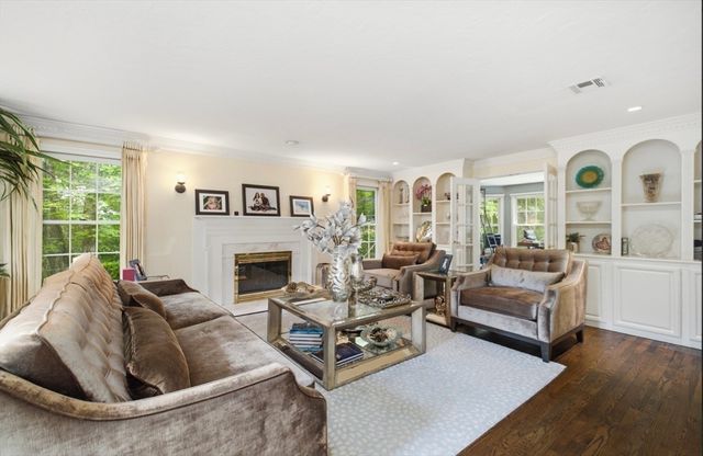 10 Donnelly Drive, Medfield, MA 02052