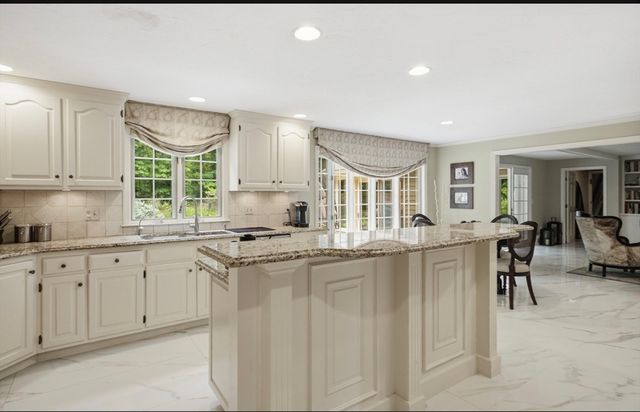 10 Donnelly Drive, Medfield, MA 02052