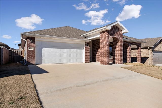 6007 NW Hoover Street, Bentonville, AR 72713