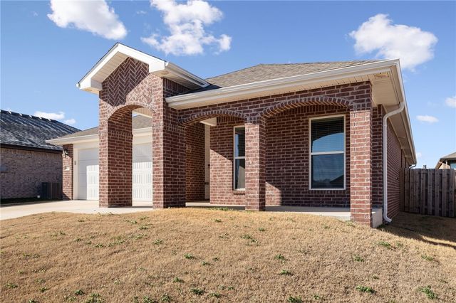 6007 NW Hoover Street, Bentonville, AR 72713