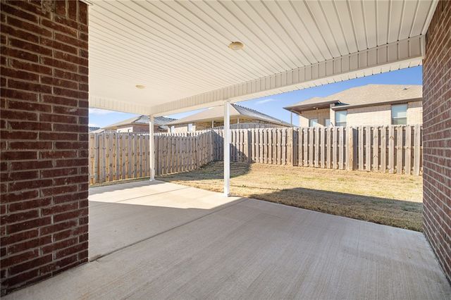 6007 NW Hoover Street, Bentonville, AR 72713