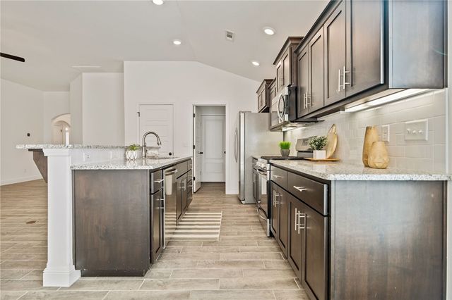 6007 NW Hoover Street, Bentonville, AR 72713