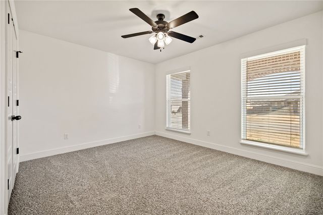 6007 NW Hoover Street, Bentonville, AR 72713