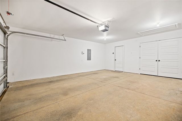 6007 NW Hoover Street, Bentonville, AR 72713