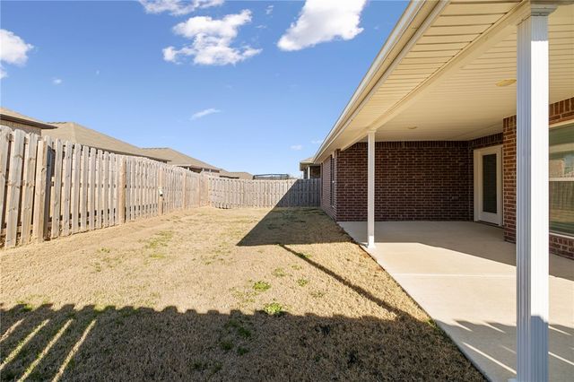 6007 NW Hoover Street, Bentonville, AR 72713