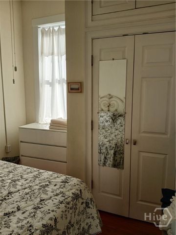 125 E Broad Street, Savannah, GA 31401