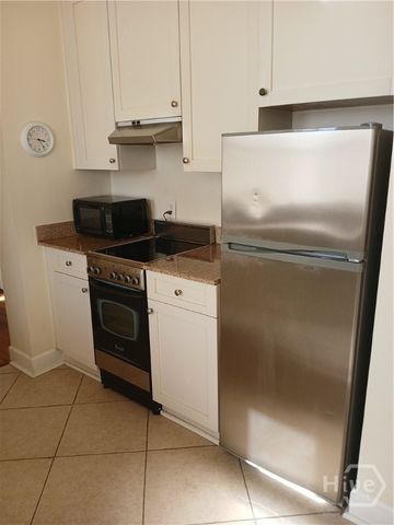 125 E Broad Street, Savannah, GA 31401