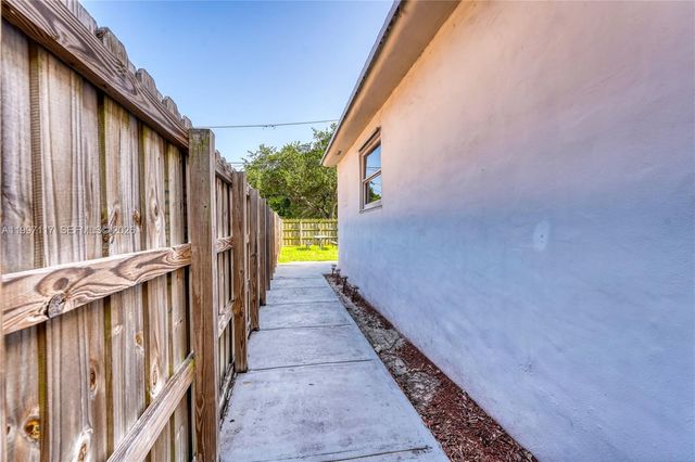 5627 NW 9th Ave, Miami, FL 33127