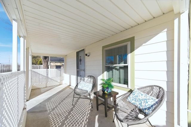 910 E Mount Vernon Rd, Wichita, KS 67211