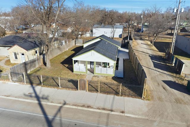 910 E Mount Vernon Rd, Wichita, KS 67211