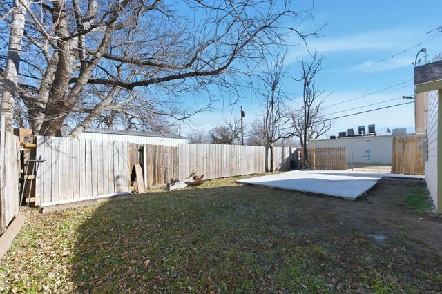 910 E Mount Vernon Rd, Wichita, KS 67211