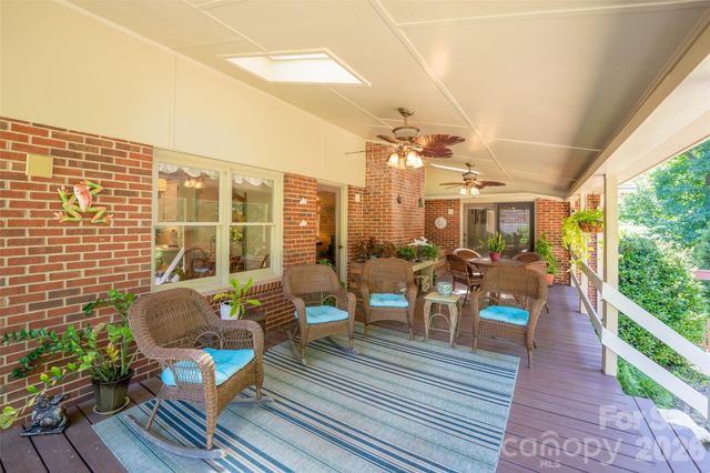 7029 Forest Hills Drive, Denver, NC 28037