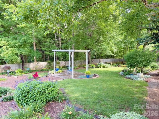 7029 Forest Hills Drive, Denver, NC 28037